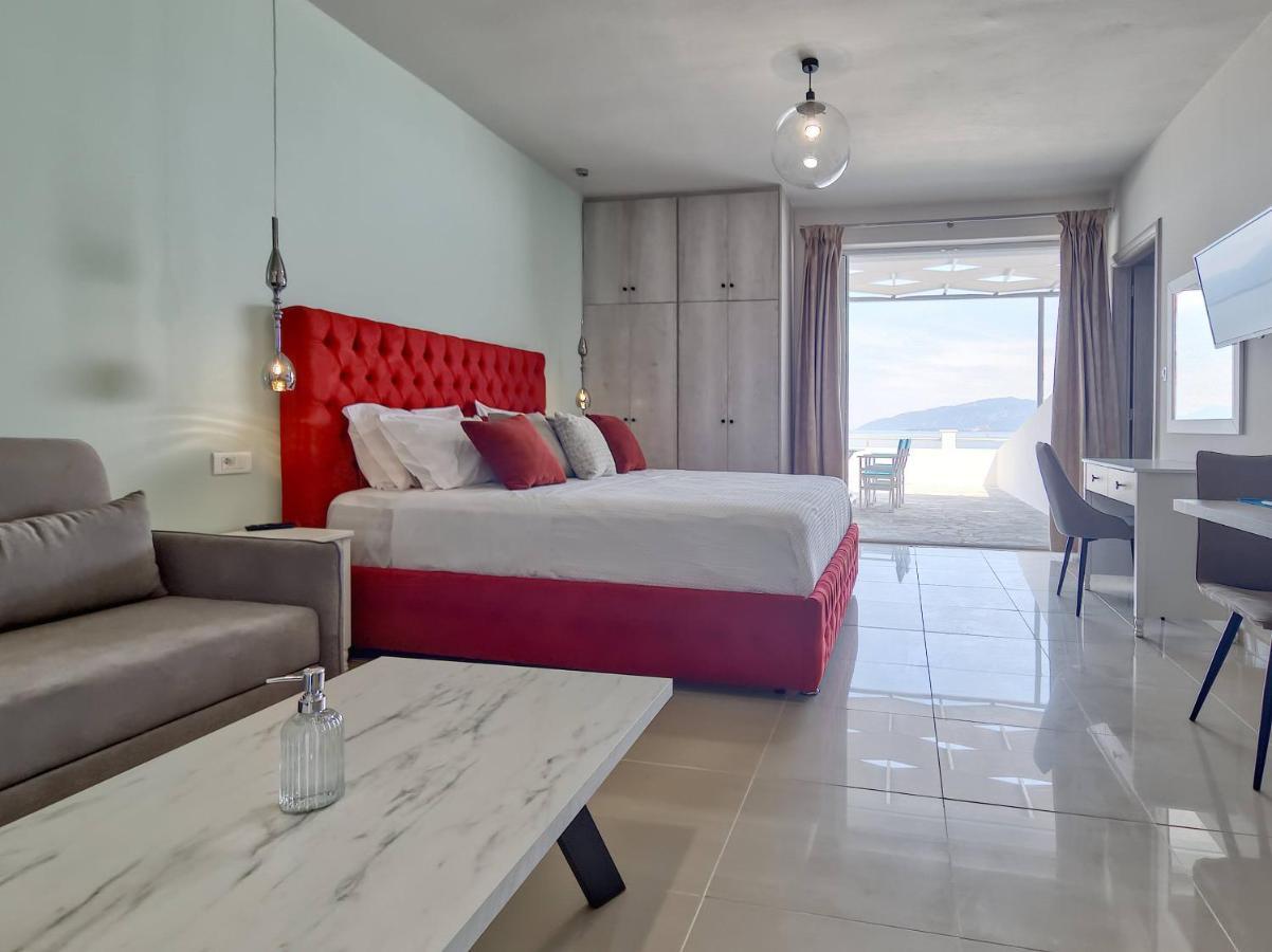 Epipleon Luxury Suites -102- Δωμάτιο 45Τμ Με Βεράντα 35Τμ Μπροστά Στη Θάλασσα Nafpaktos Exterior photo