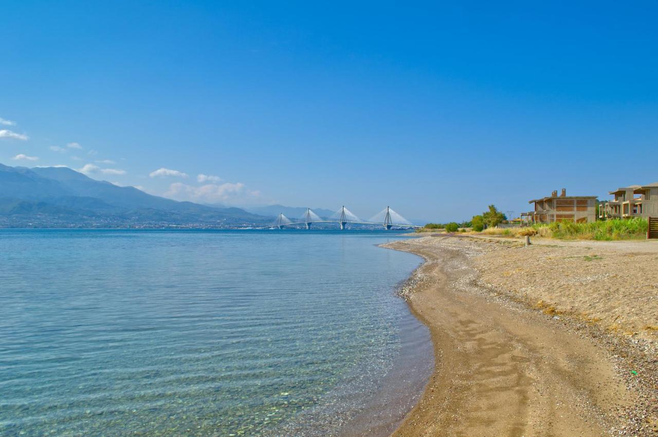 Epipleon Luxury Suites -102- Δωμάτιο 45Τμ Με Βεράντα 35Τμ Μπροστά Στη Θάλασσα Nafpaktos Exterior photo